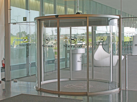 old: Slimdrive SCR One- and double leaf door systems. Interior and exterior doors with high access frequency   Representative building entrances with plenty of daylight. Façades with narrow post-rail constructions. Glass façades with the highest design standards. Vestibule systems, in combination with linear sliding doors.