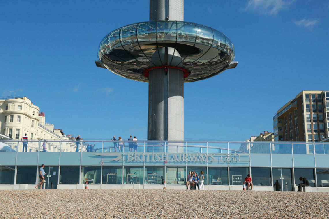 Visitors comfortably pass through six sliding door systems on the way to the i360.