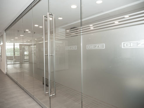 MSW Comfort all-glass unit closed 