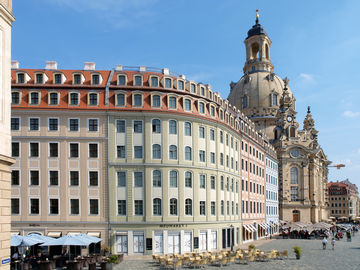 Moderne vinduesteknik til den rekonstruerede Frauenkirche i Dresden: GEZE har integreret skræddersyede røg- og varmeudsugningsanlæg i det historiske byggemateriale. Foto: MM Fotowerbung for GEZE GmbH
